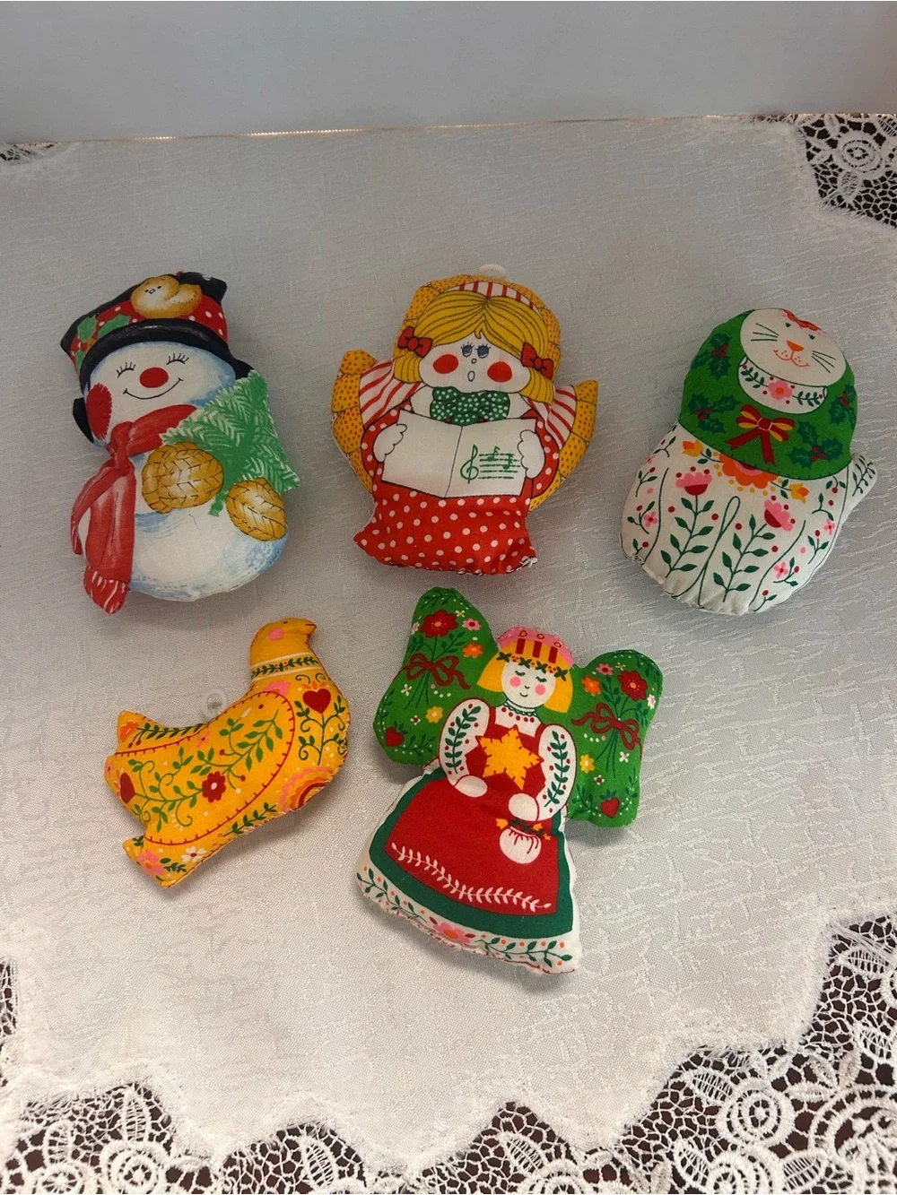 Retro 70s 80s Cut Sew Fabric Pillow Ornaments Folk Art Calico Country Lot of 5